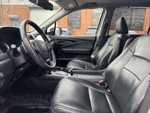Used 2018 Honda Pilot Touring image 18