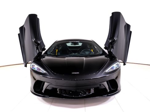 Used 2022 McLaren GT RWD image 9
