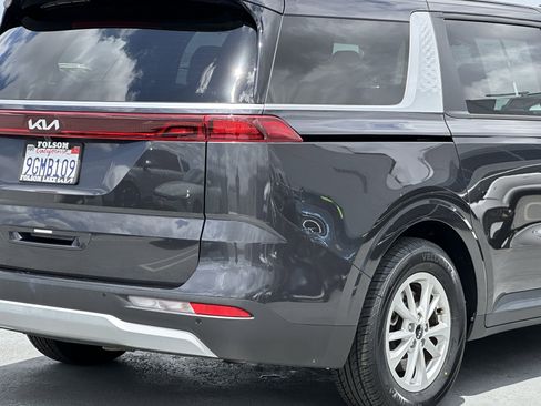 Used 2024 Kia Carnival LX FWD image 8