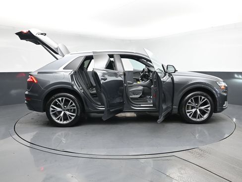 Used 2021 Audi Q8 Premium Plus w/ Premium Plus Package image 31