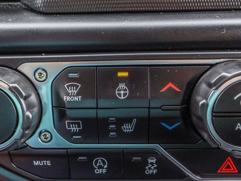 Used 2022 Jeep Wrangler Unlimited Sport AWD/4WD image 13
