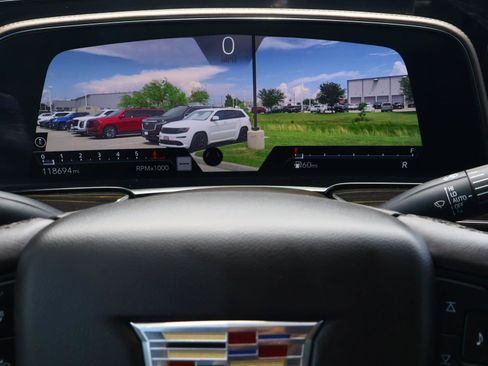 Used 2021 Cadillac Escalade ESV Premium Luxury RWD image 34