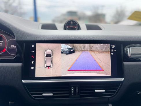 Used 2023 Porsche Cayenne S Platinum image 13