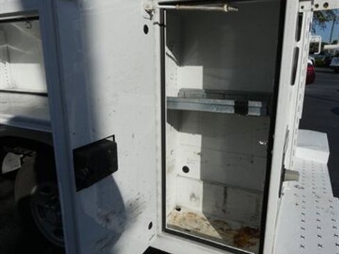 Used 2017 Chevrolet Express 3500 image 17