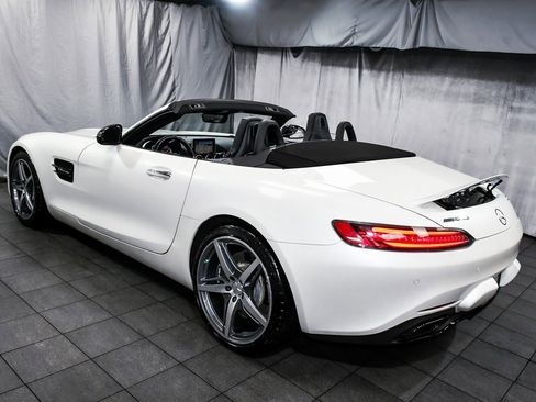 Used 2018 Mercedes-Benz AMG GT Roadster image 4