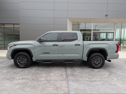 Used 2025 Toyota Tundra SR5 w/ SR5 Convenience Package AWD/4WD image 9