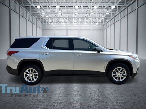 Used 2019 Chevrolet Traverse LS FWD image 9