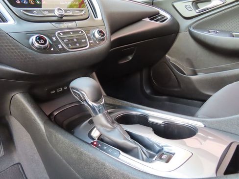 Used 2024 Chevrolet Malibu LT FWD image 18