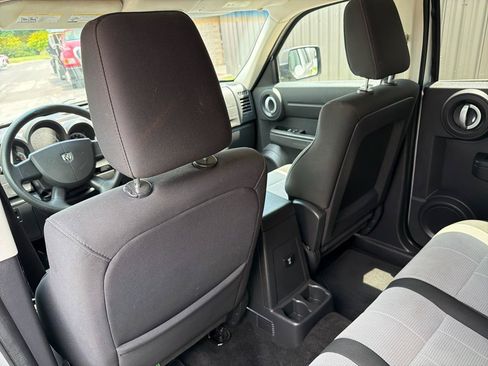 Used 2008 Dodge Nitro SXT RWD image 18