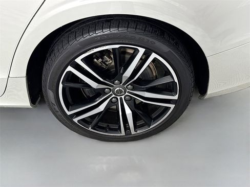 Used 2019 Volvo S60 T6 R-Design image 31