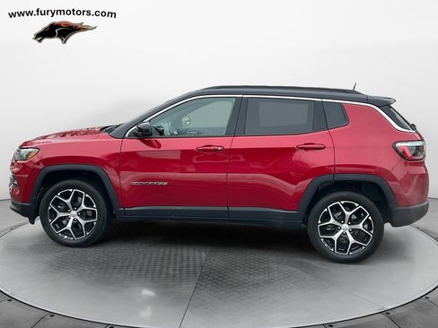 Used 2024 Jeep Compass Limited image 6