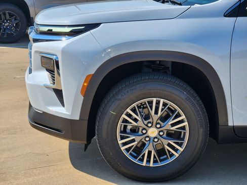 New 2026 Chevrolet Traverse LT w/ Driver Confidence Package image 5