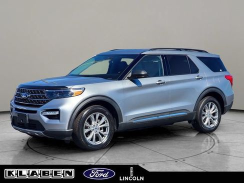 Certified 2023 Ford Explorer XLT w/ Equipment Group 202A AWD/4WD image 1