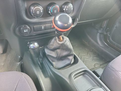 Used 2013 Jeep Wrangler Sport w/ Connectivity Group AWD/4WD image 13