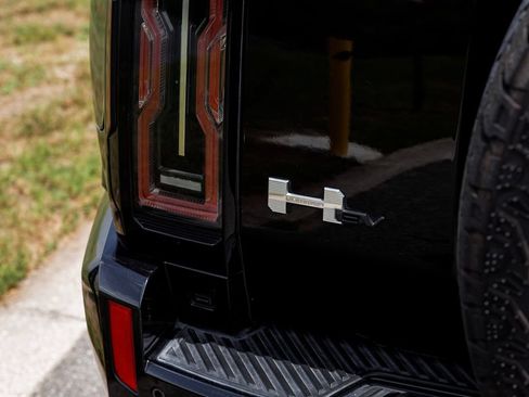 Used 2025 GMC Hummer EV 2X AWD/4WD image 46