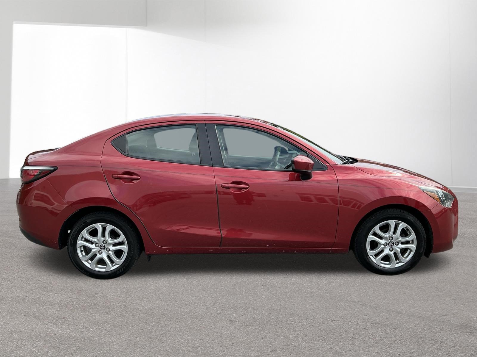 Used 2017 Toyota Yaris iA FWD image 2