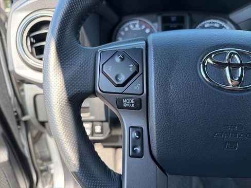 Used 2017 Toyota Tacoma TRD Sport w/ Premium & Technology Package AWD/4WD image 18