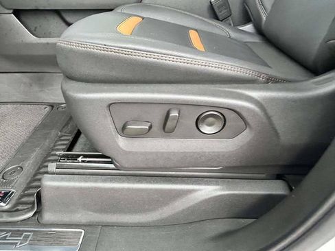 Used 2026 GMC Sierra 1500 AT4 w/ AT4 Premium Package AWD/4WD image 15