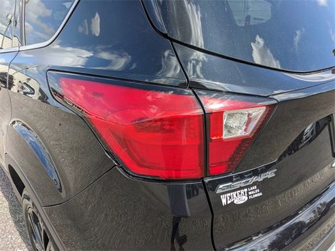 Used 2019 Ford Escape SE image 11