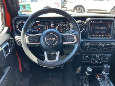 Used 2018 Jeep Wrangler Unlimited Sahara AWD/4WD image 5