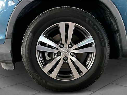 Used 2017 Honda Pilot EX image 10