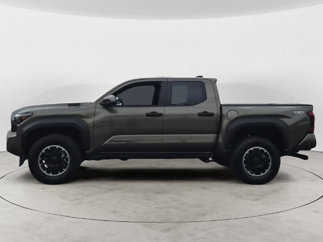 Used 2026 Toyota Tacoma TRD Off-Road w/ TRD Off Road Upgrade Package AWD/4WD image 8