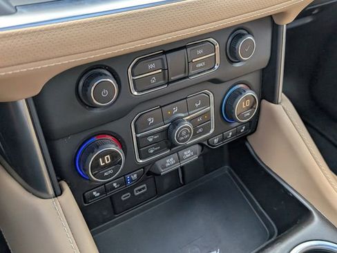 Used 2023 Chevrolet Suburban Premier w/ Texas Edition RWD image 23
