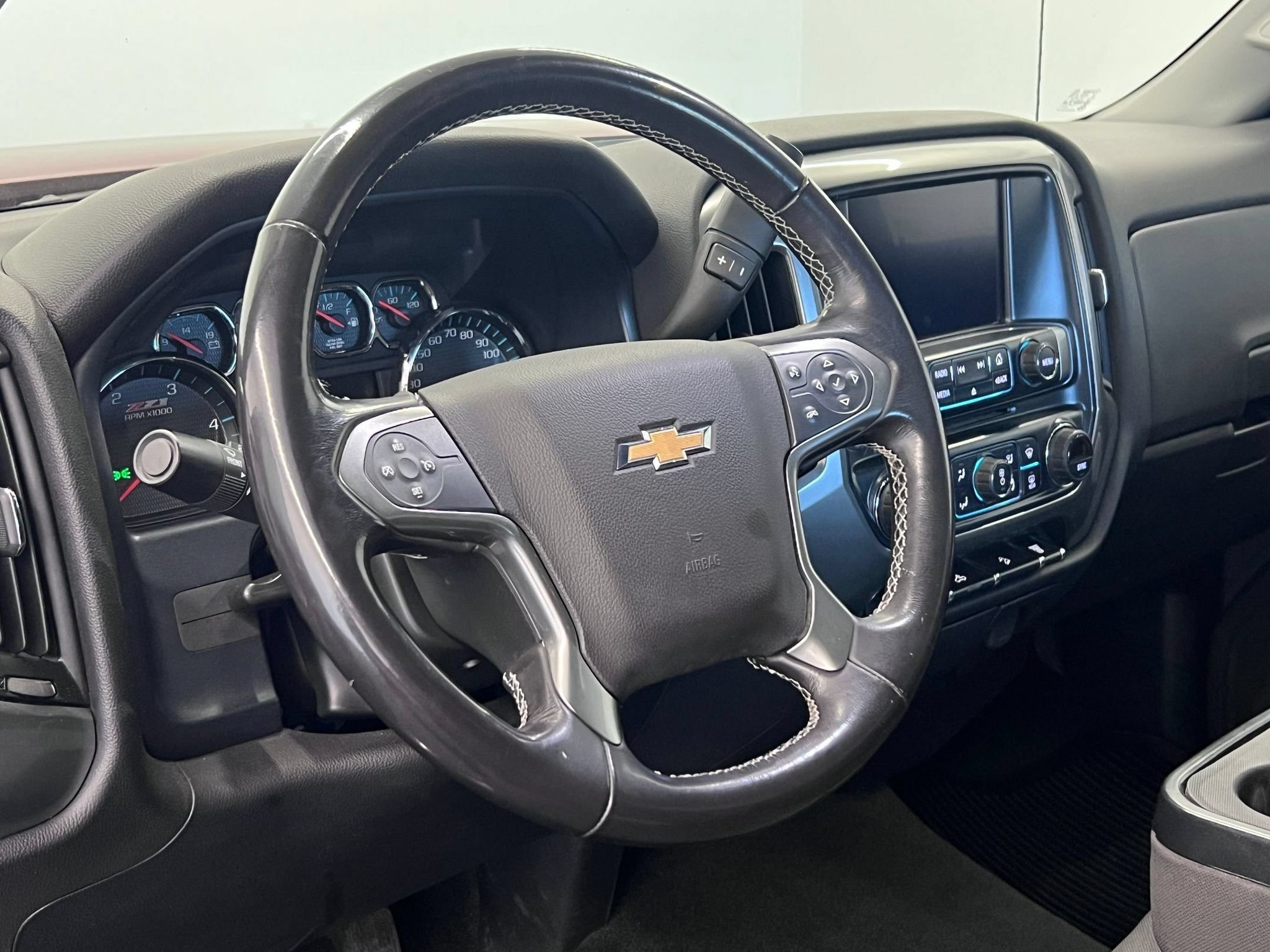 Used 2018 Chevrolet Silverado 2500 LT w/ LT Convenience Package AWD/4WD image 4