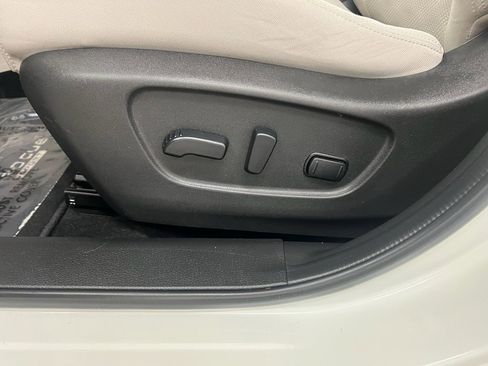 Used 2018 Nissan Rogue Sport SV image 5