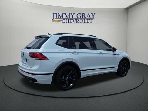 Used 2024 Volkswagen Tiguan SE R-Line w/ MDO Package, Three-Row FWD image 5