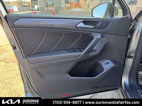 Used 2022 Volkswagen Tiguan SE R-Line image 18
