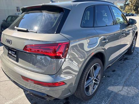 Used 2023 Audi Q5 e Premium Plus w/ Premium Plus Package image 3