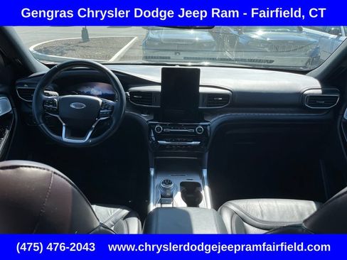 Used 2021 Ford Explorer Platinum w/ Equipment Group 601A AWD/4WD image 34
