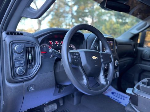 Used 2024 Chevrolet Silverado 2500 Custom w/ Custom Value Package image 12