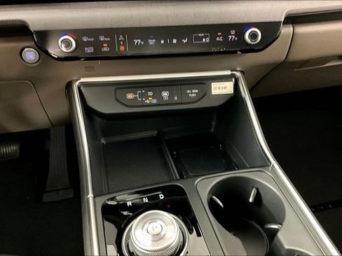 New 2026 Kia Carnival EX FWD image 7