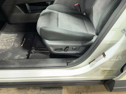 Used 2021 Nissan Rogue SV image 23