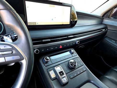 Used 2024 Hyundai Palisade Limited image 16