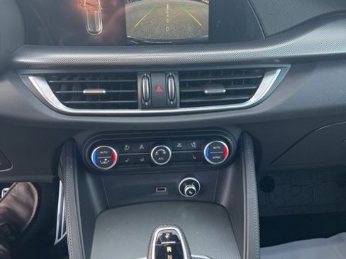 Used 2024 Alfa Romeo Stelvio Veloce image 12