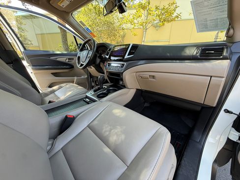 Used 2017 Honda Pilot EX-L image 18