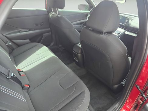 Used 2025 Hyundai Elantra Sport image 8