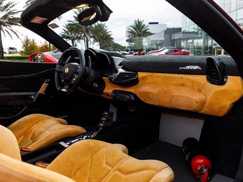 Used 2015 Ferrari 458 Speciale A image 39