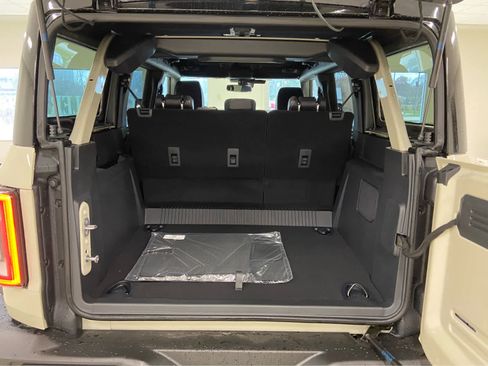 New 2025 Ford Bronco Outer Banks w/ Sasquatch Package image 8