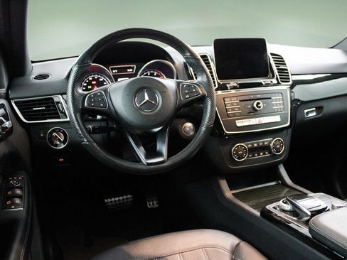 Used 2019 Mercedes-Benz GLE 400 4MATIC image 17