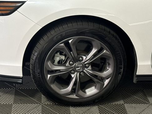 Used 2023 Honda Accord EX-L image 12