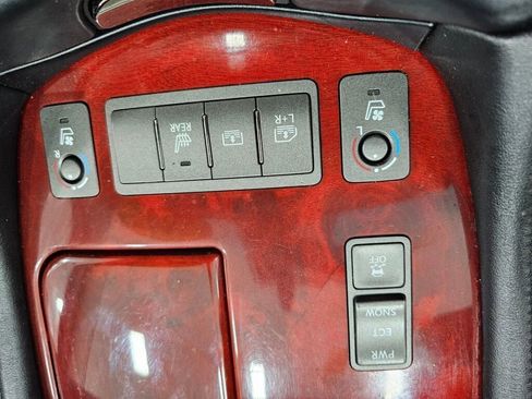 Used 2011 Lexus LS 460 L w/ Luxury Pkg image 35