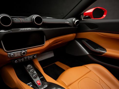 Used 2019 Ferrari Portofino RWD image 45
