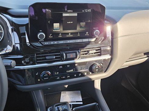 New 2025 Nissan Pathfinder SV image 19