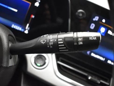 Used 2025 Chevrolet Trax LT w/ LT Convenience Package FWD image 26