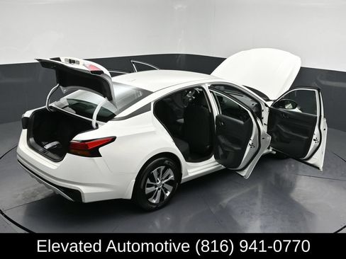 Used 2025 Nissan Altima 2.5 S FWD image 31