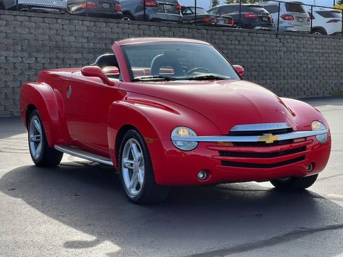 Used 2004 Chevrolet SSR w/ Preferred Equipment Group image 31